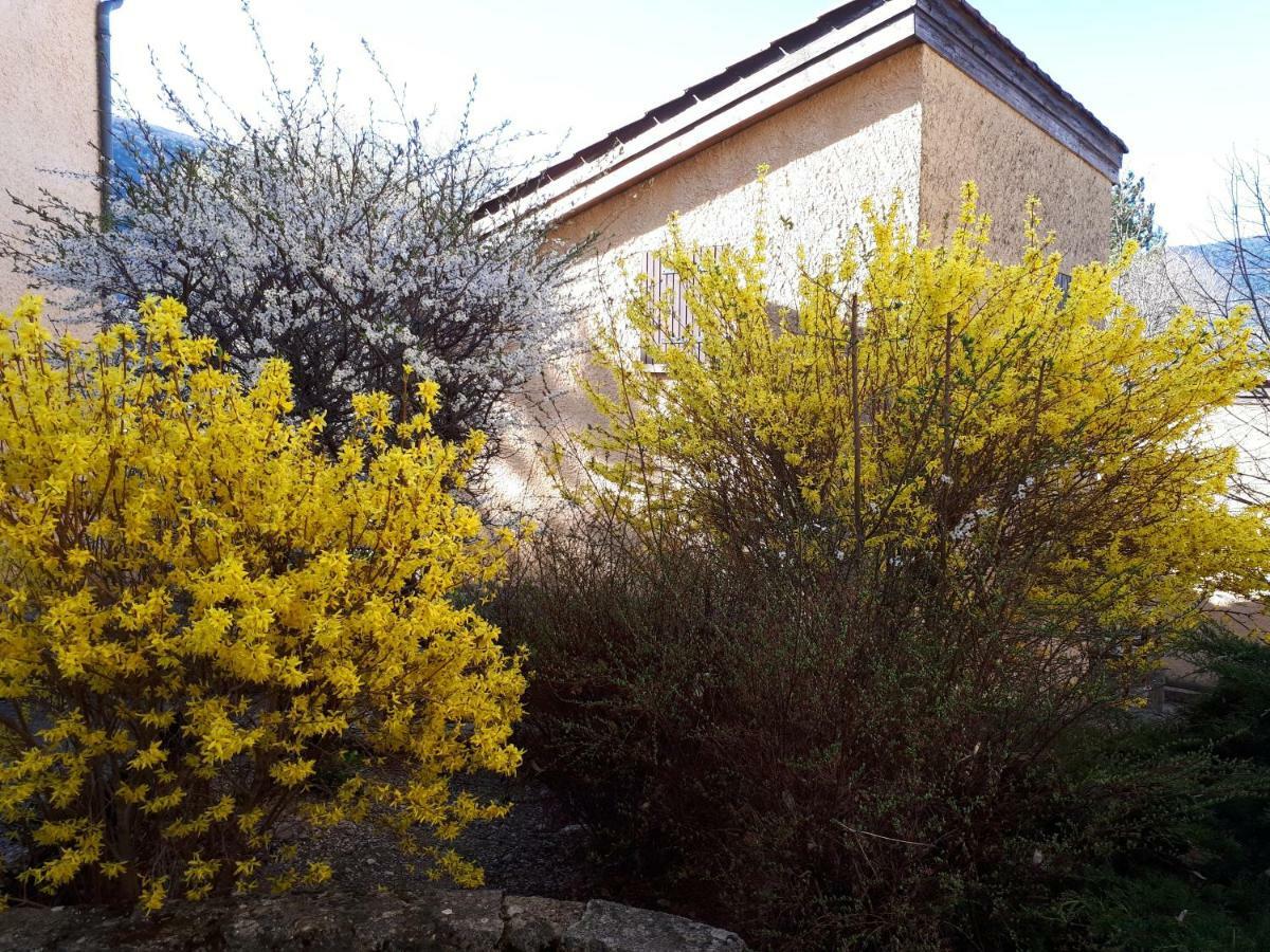 Vvf Drome Provence Hotel Montbrun-les-Bains Exterior foto